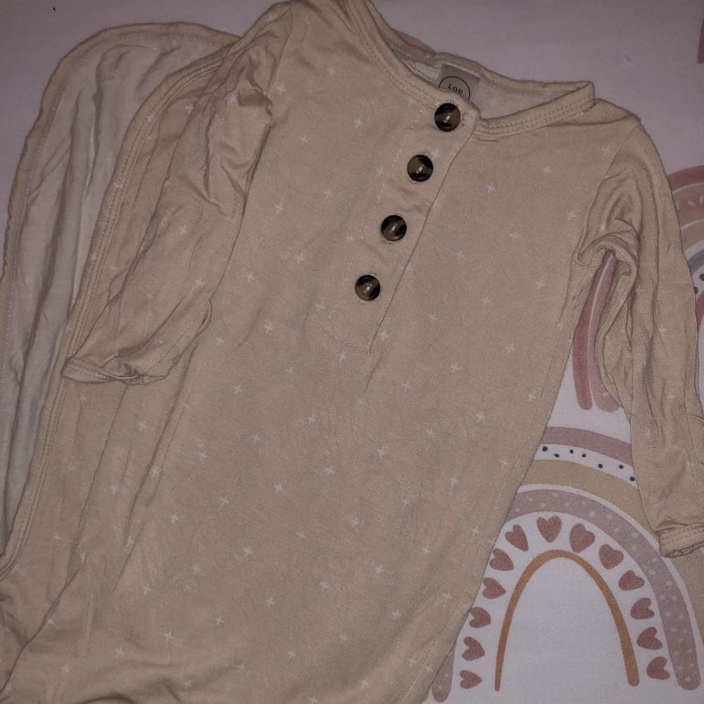 Lou Lou and Co NB knitted gown. EUC!